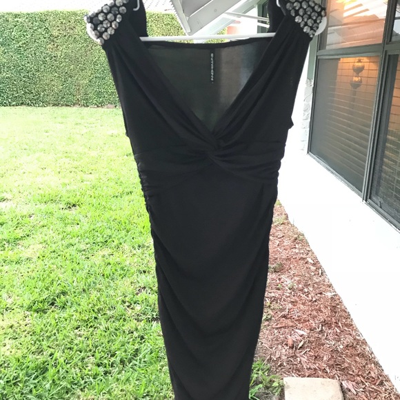 Dresses - Picture 5 of 8